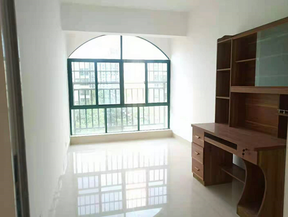 2015小区【金葵领海郡】 3房2厅业主急售 85平米 5x万