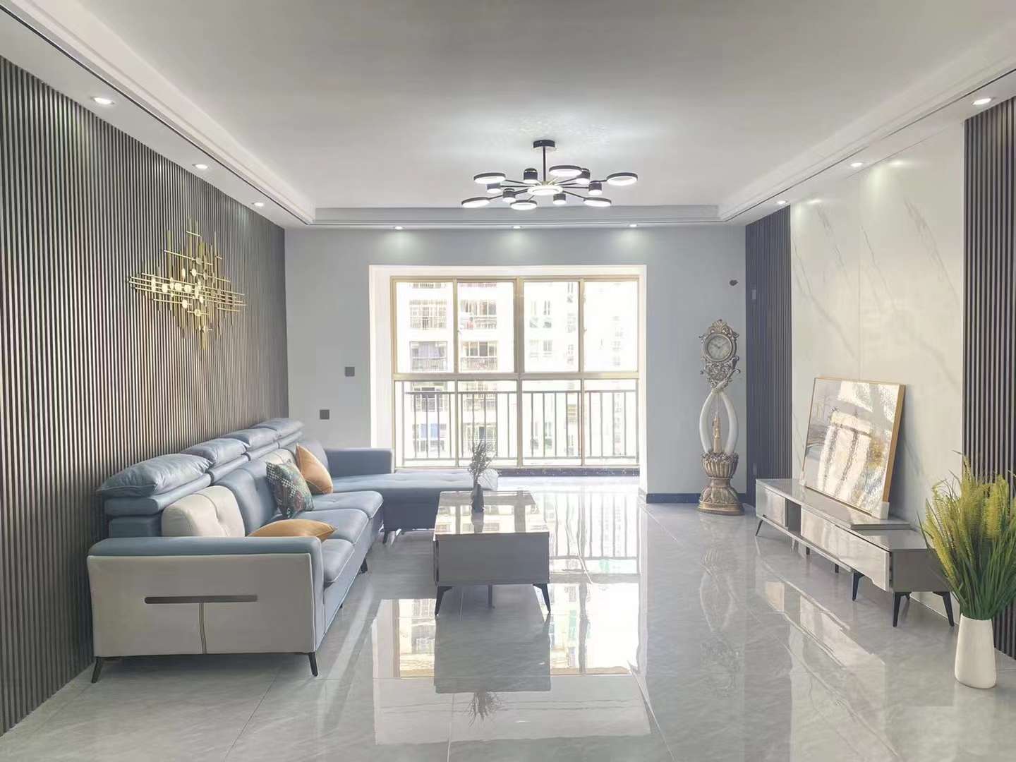 东峰世纪公寓三房两厅两卫两阳台，南北通透，高层22楼！价格：45.6万