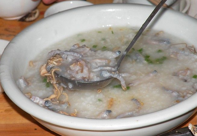 北海赶海挖的沙虫，北海舌尖上的美味