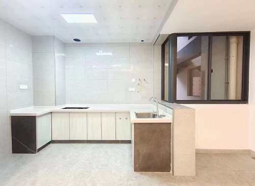 品质小区《第九湾》原价9000一平，143平方 南北通透，总价8X万