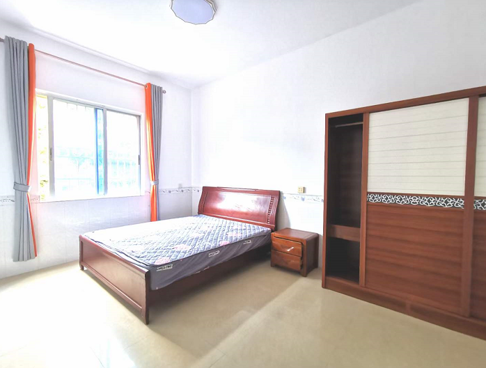 穗丰金湾对面私人楼三面光 6房3厅3卫， 整栋出租