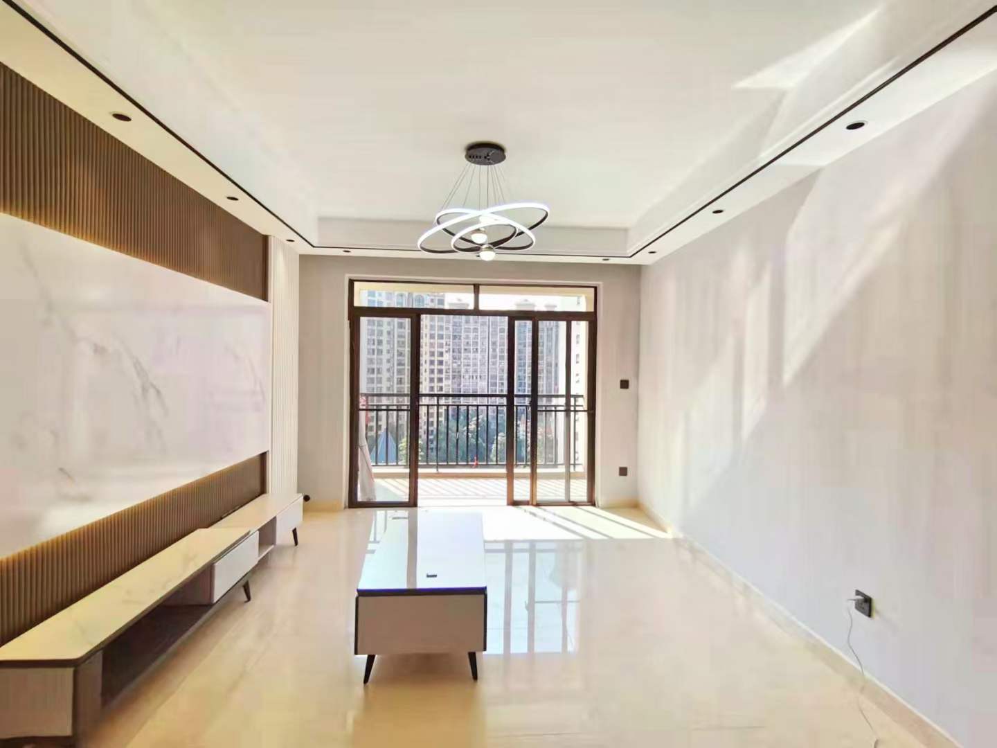 园辉新都电梯15楼，92.87平，3房2厅1卫，南北，急卖46.8万