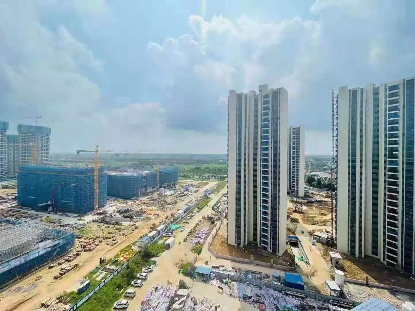 恒大雅苑高端楼盘，精装2房2厅 证件在手随时过户