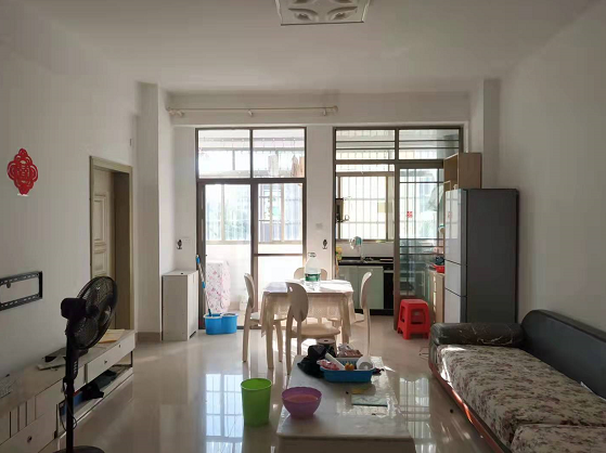 上海路与北海大道交汇处正规2房，仅售30万左右