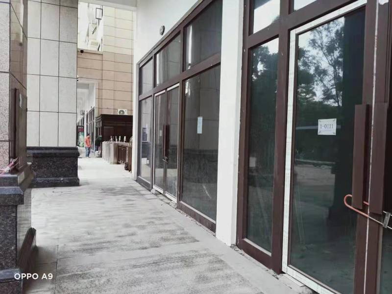 东峰世纪公寓，大3房2卫，只要49.8万