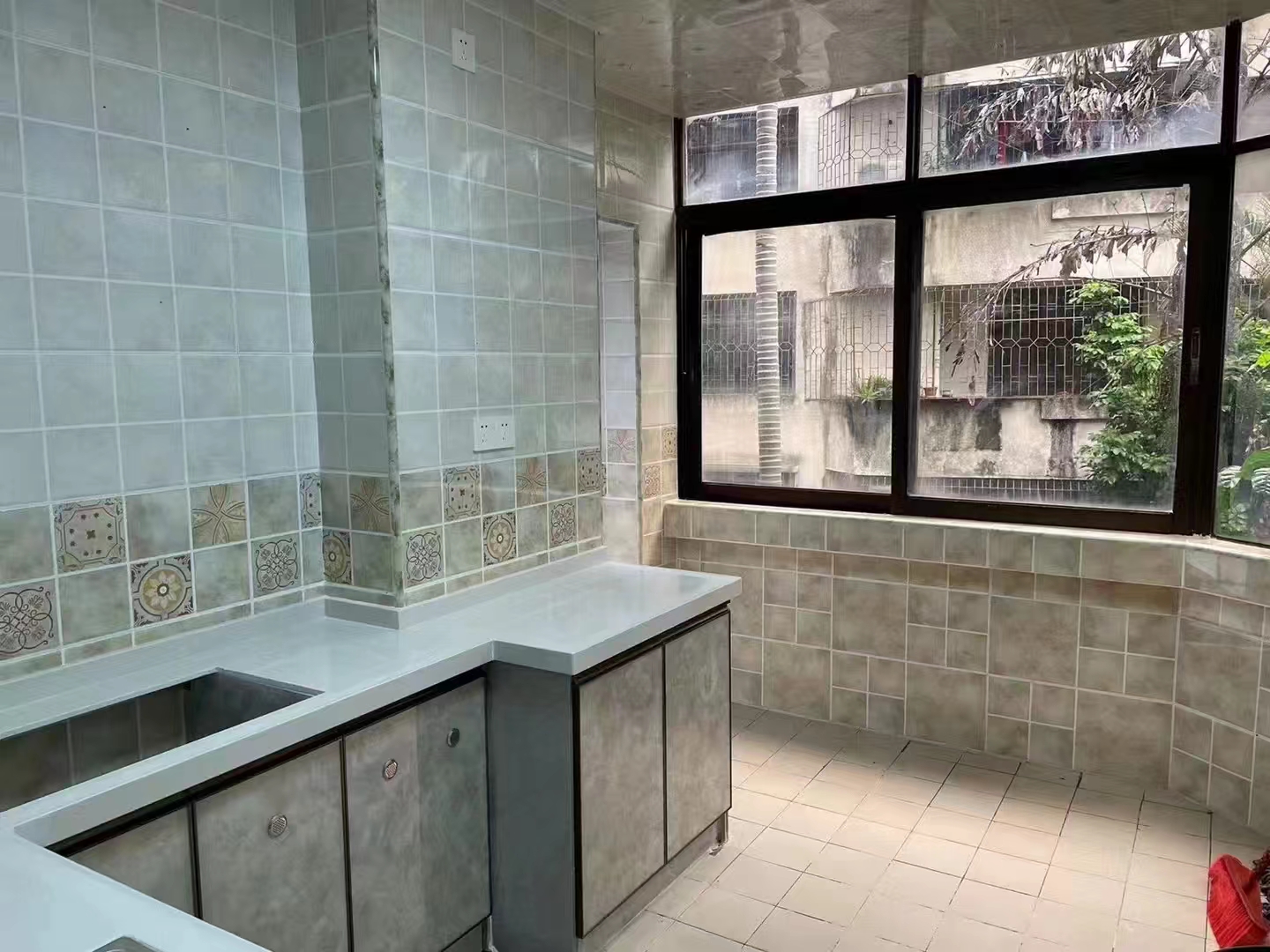 怡海新村160平米，南北通透大三房 步梯二楼，55.5万