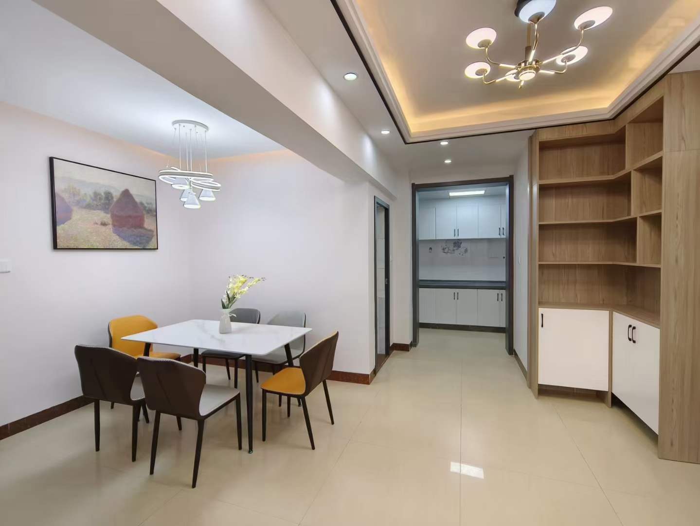 北海大道大润发旁精装大三房122平，仅需495000