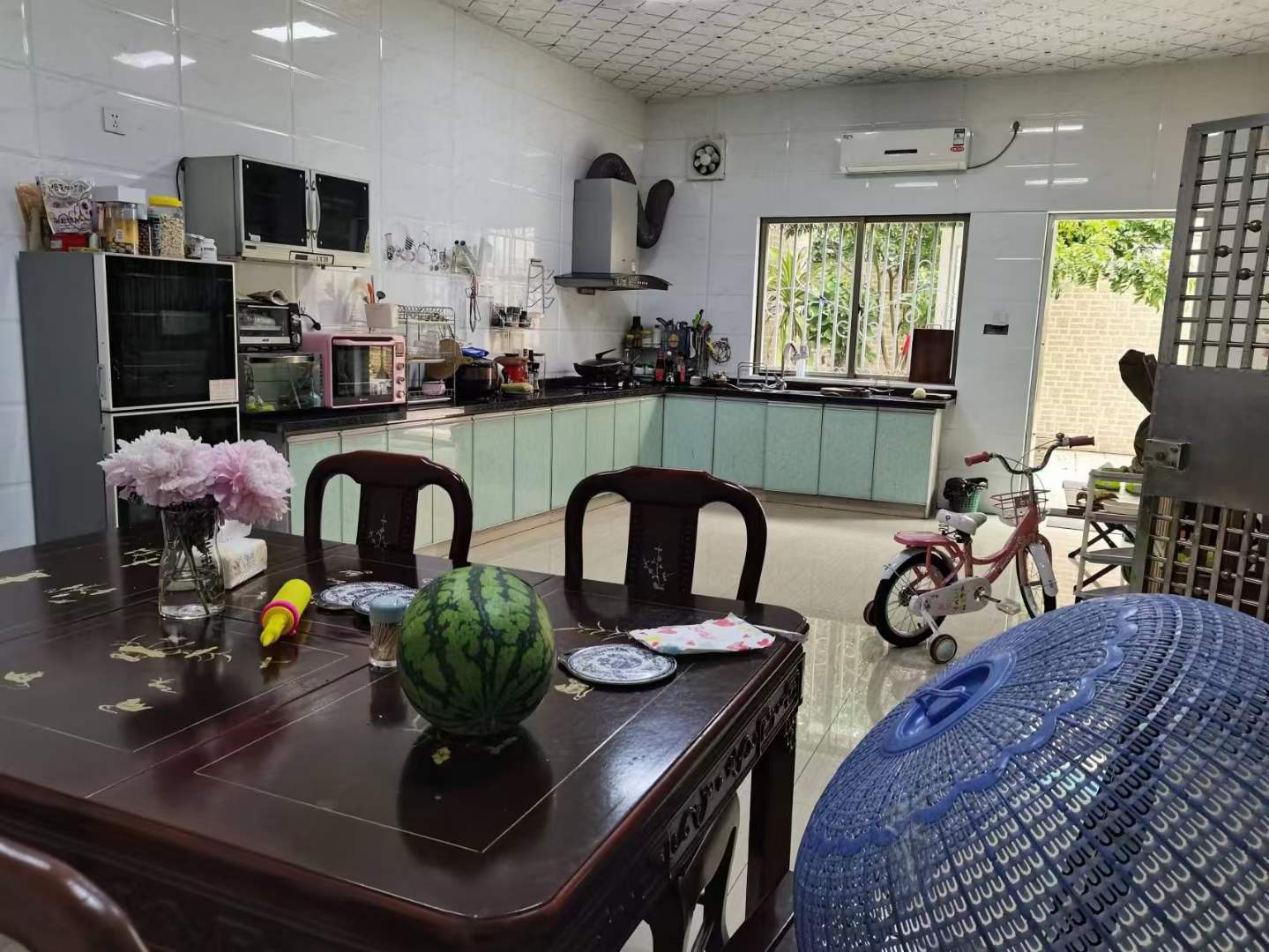 湖南路，金葵市场附近，355平，8X10，3层半，出售