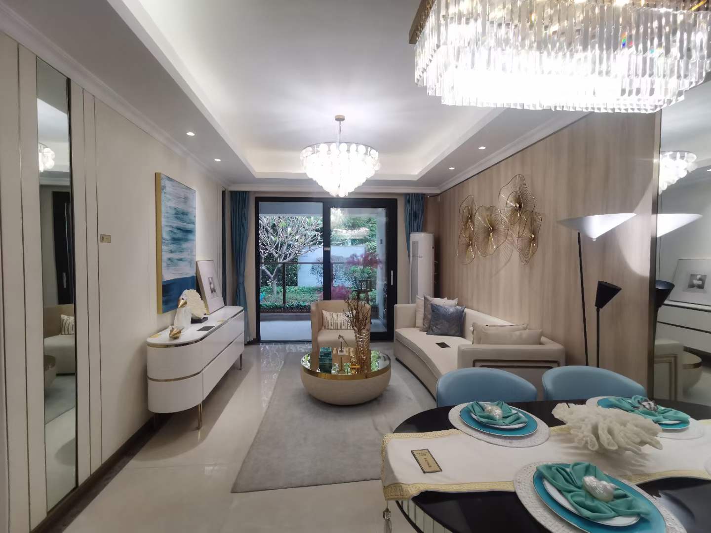 教育城两房 三房均价  5680-6000，带精装交付