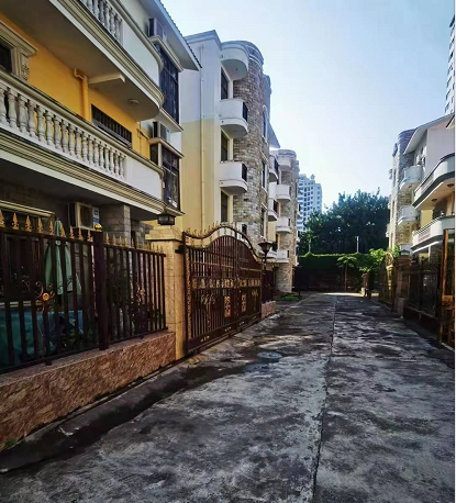 重庆路独幢別墅，占地105平，三层半，仅售2XX万！