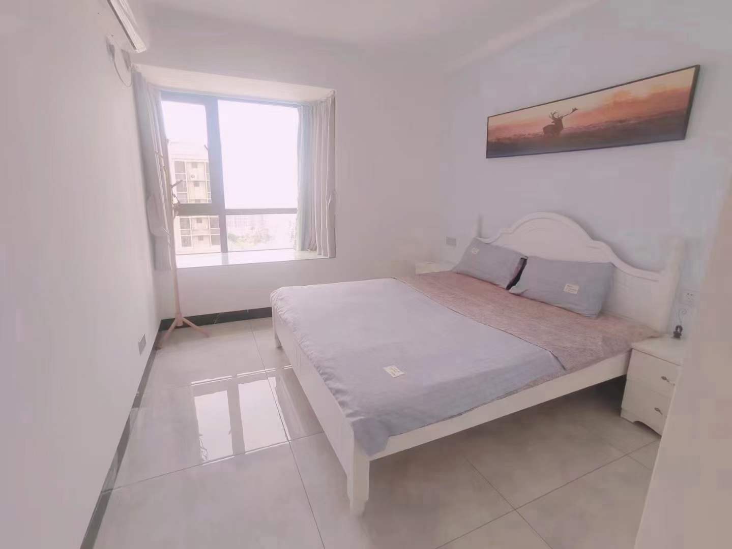 万达广场商圈，高档小区『海悦华府』4房2厅2卫  出售