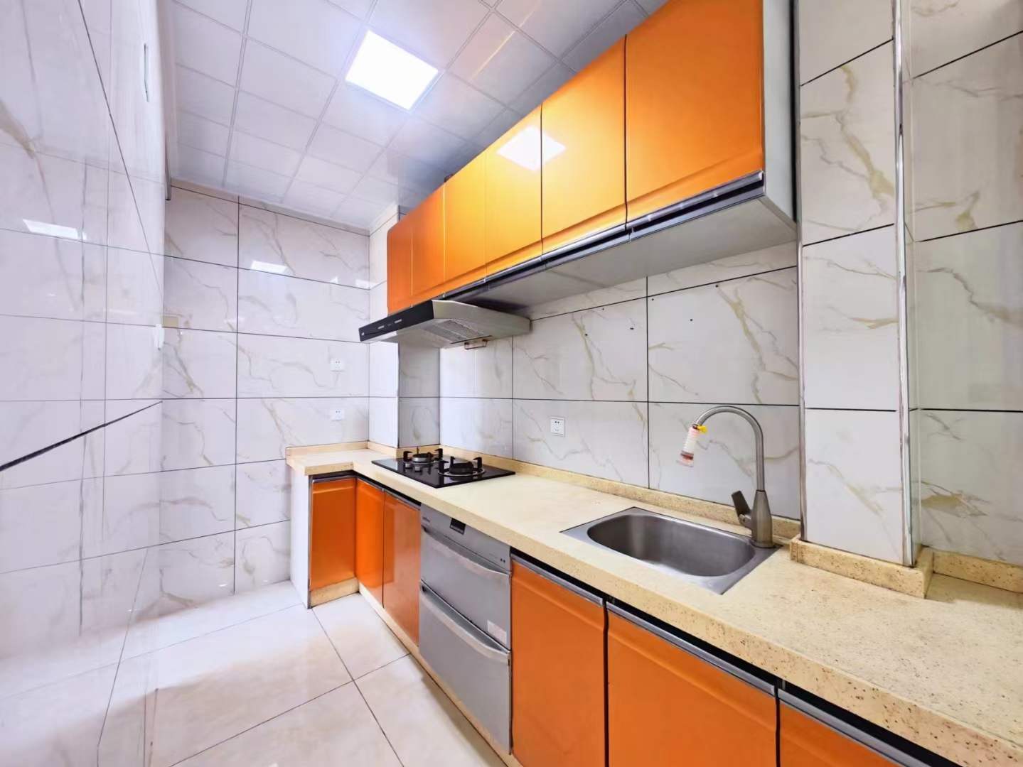 北海名座2栋2302出售，2房2厅1卫，45.8万